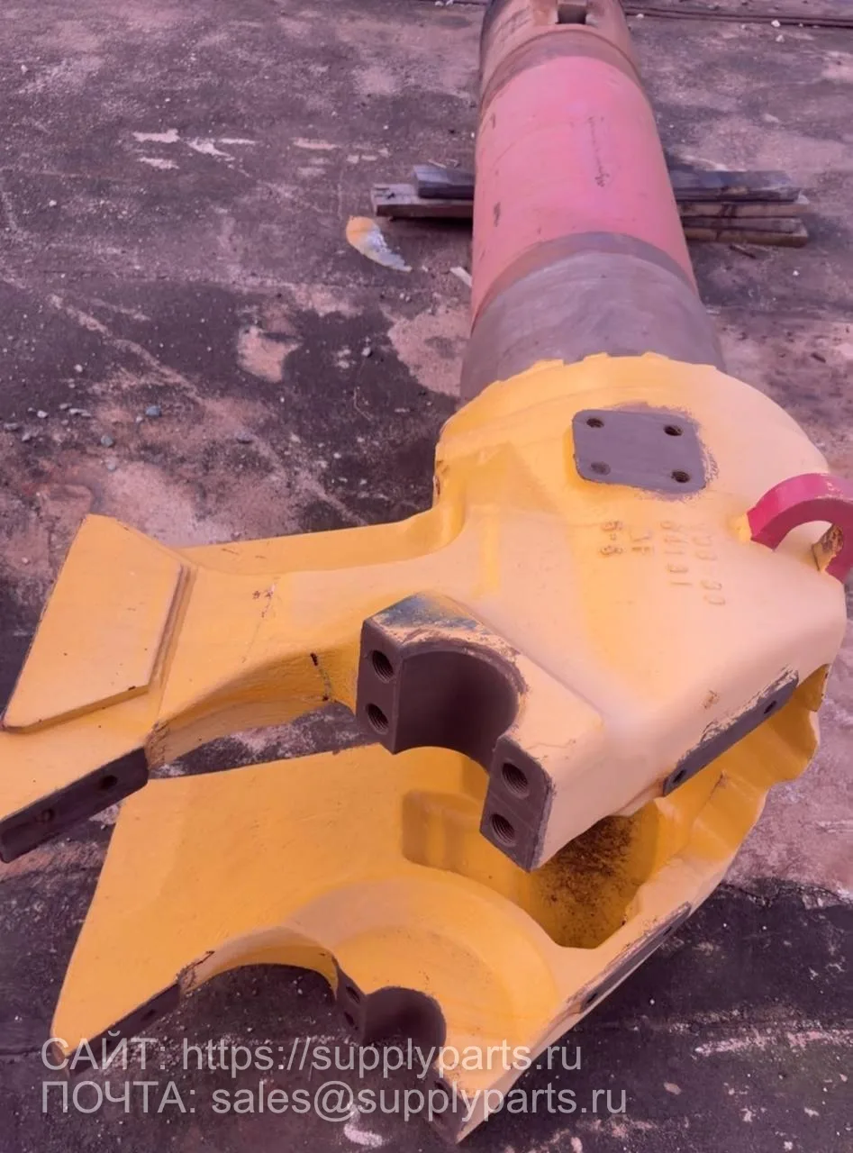 Натяжители гусениц в сборе Komatsu PC475-5