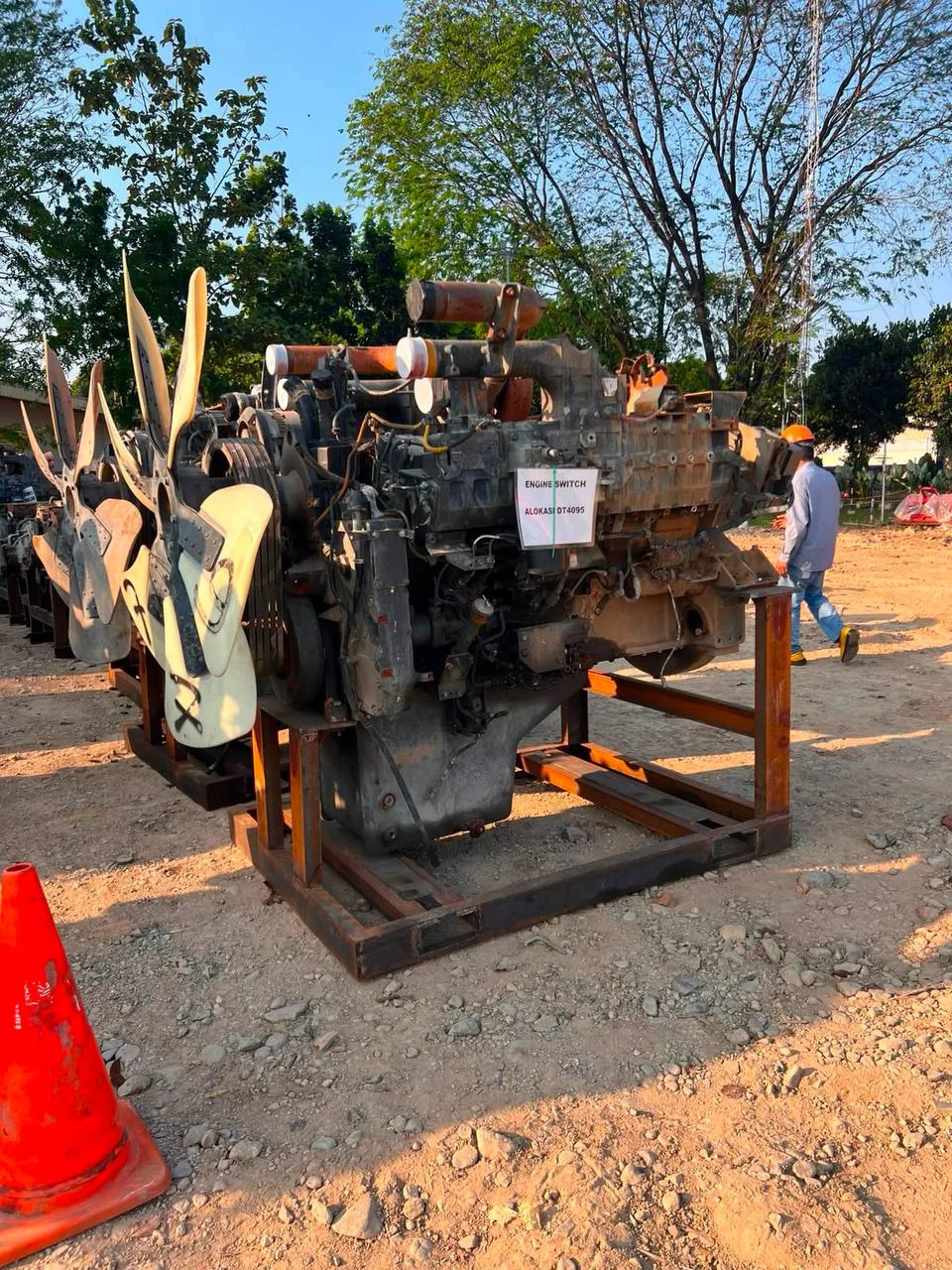 Двигатель Komatsu SAA12V140E-3 для HD785
