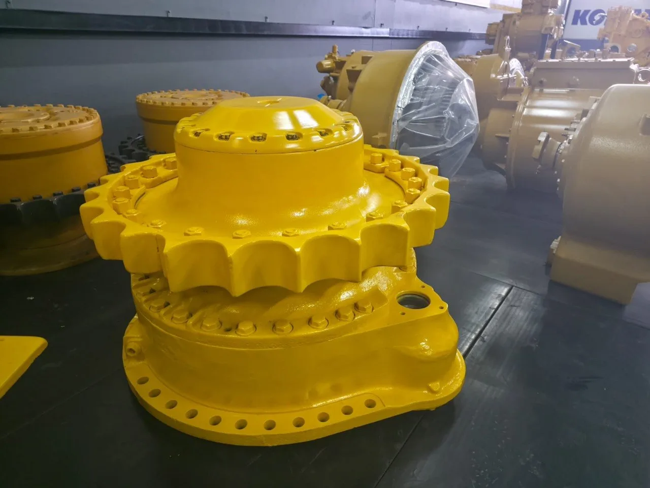 Бортовой редуктор Komatsu D375A-5 в сборе
