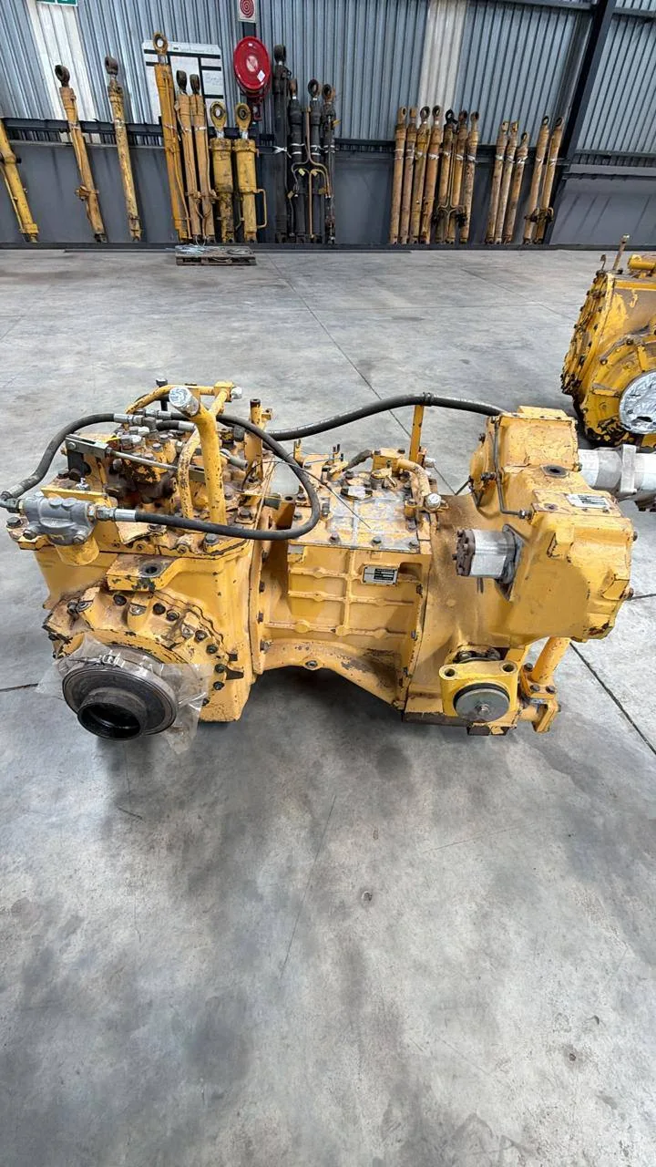 Трансмиссия Komatsu D65-12 б/у